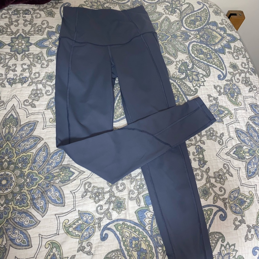 xs gray victoria secret leggings with pockets
